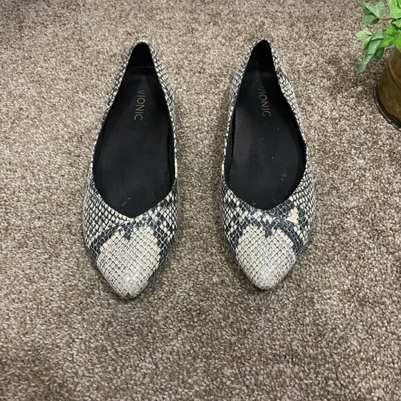 Vionic Flat Shoe Size 7 Caballo Snakeskin Print Gray - Picture 8 of 8